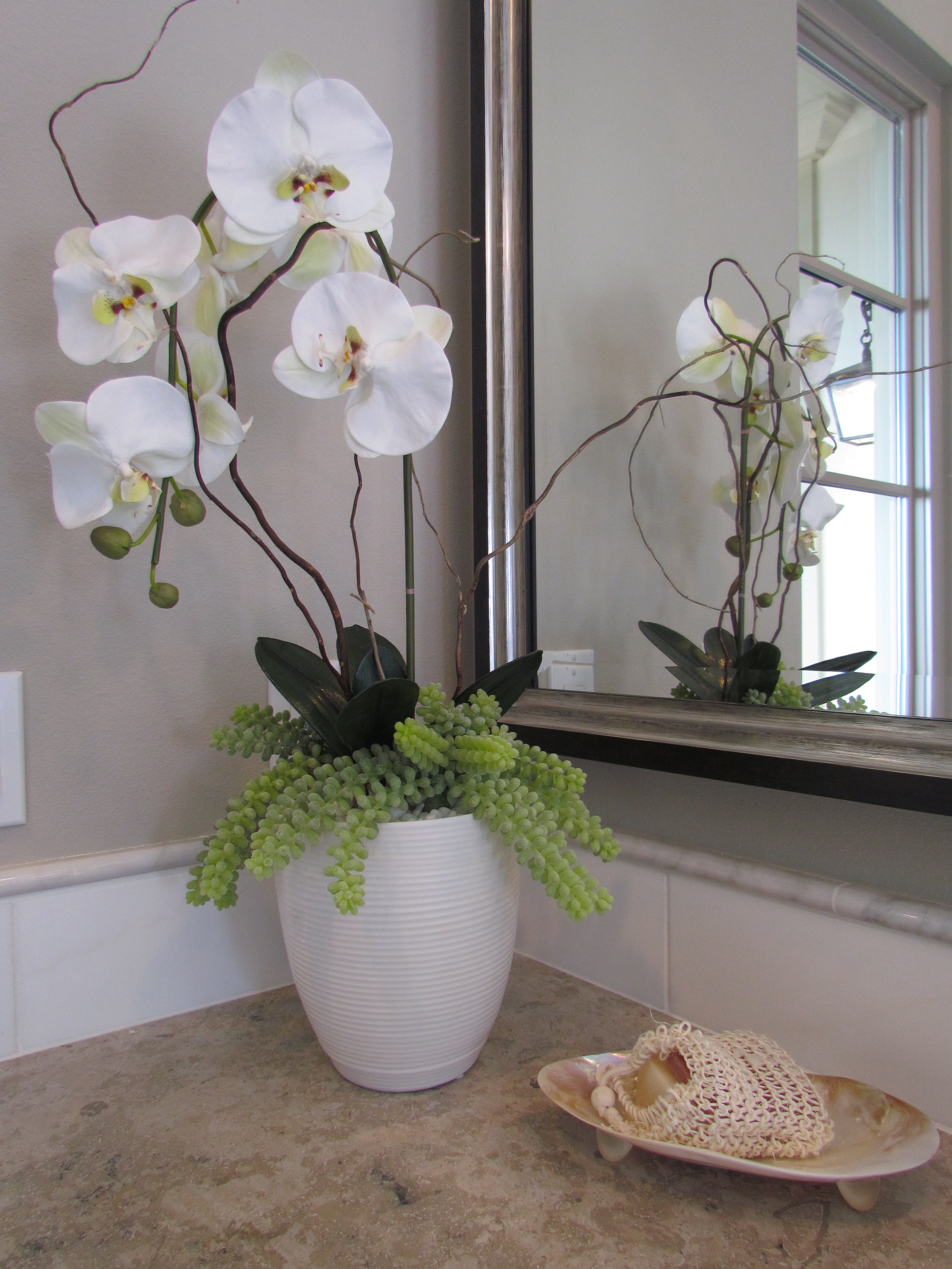 bathroom orchid corner_vertical