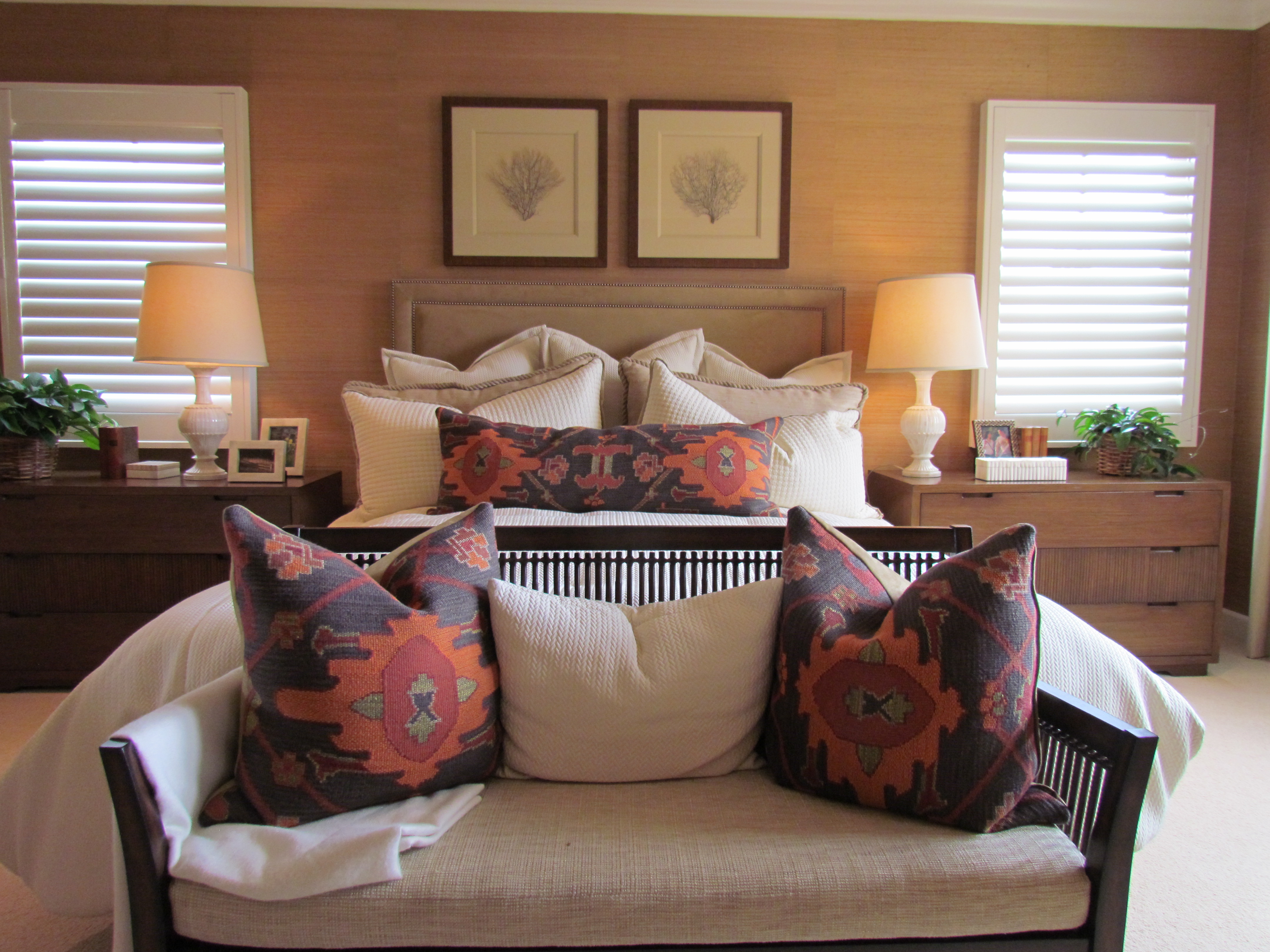 bedroom_orange_brown_white